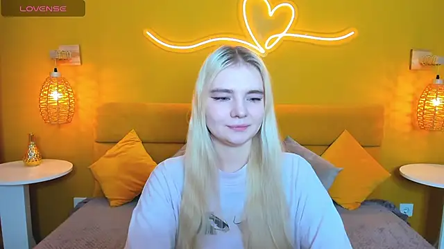 RuthBryant online show from November 15, 2025, 12:41 am