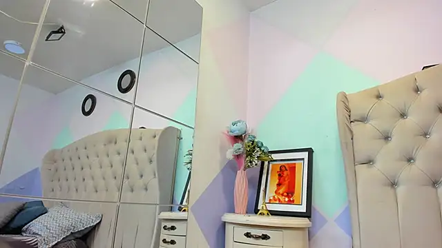 ZaharaSkylar online show from December 1, 2025, 11:48 am