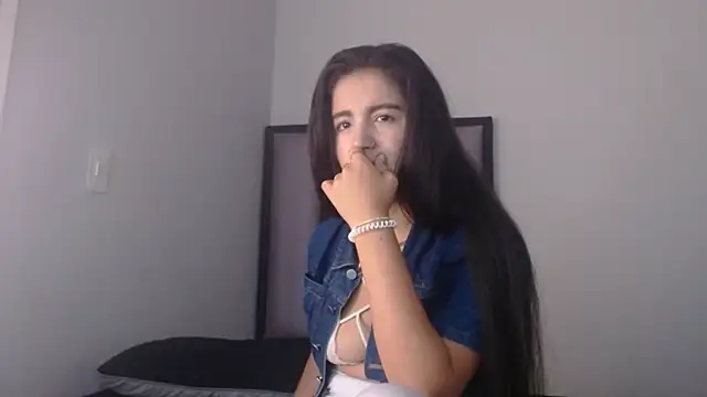 Lucy-23 online show from January 7, 2026, 5:21 am