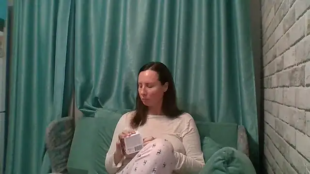 ALICAINWONDERLAND online show from November 22, 2025, 8:19 pm