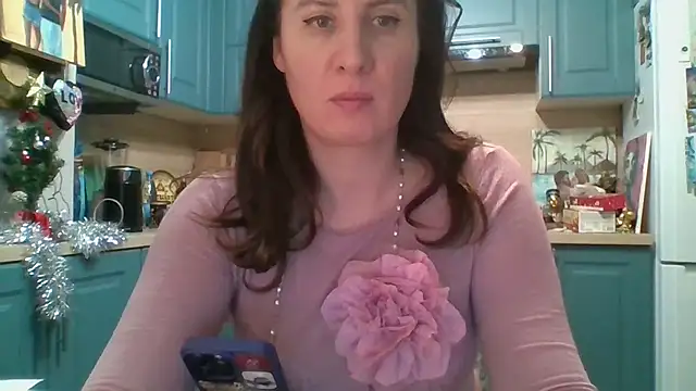 ALICAINWONDERLAND online show from January 7, 2026, 4:42 pm