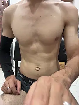 coupleyug online show from April 18, 2026, 7:58 pm