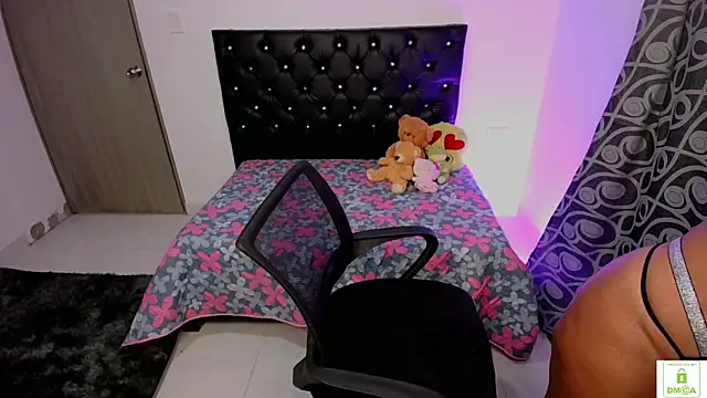 Snapshot of niiky_68 chatting on September 19, 2025, 11:44 am niiky 68 online show from September 19, 2025, 11:44 am