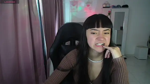 violetta blackk online show from April 23, 2026, 5:15 pm