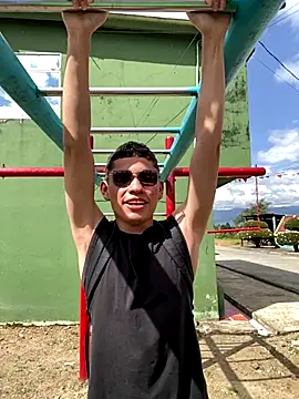 elfernh online show from December 16, 2025, 2:55 pm