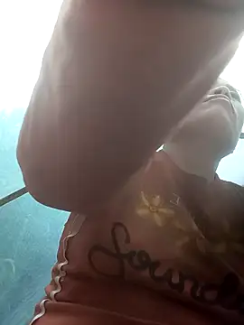 CoMay003 online show from October 20, 2025, 9:32 am