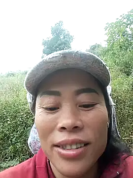 CoMay003 online show from November 4, 2025, 7:51 am