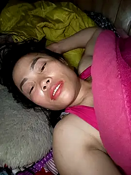 Snapshot of CoMay003 chatting on February 13, 2026, 12:17 am CoMay003 online show from February 13, 2026, 12:17 am