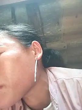 CoMay003 online show from April 8, 2026, 3:28 am