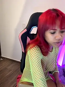 samiacooper25 online show from September 17, 2025, 11:56 am