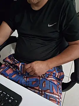 Carloskasado online show from November 4, 2025, 4:50 pm