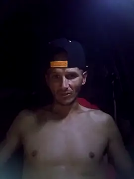 Snapshot of Romance32 chatting on October 18, 2025, 6:05 am Romance32 online show from October 18, 2025, 6:05 am