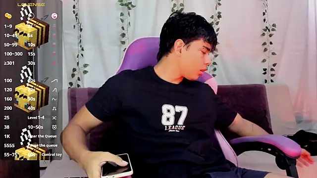 Snapshot of an_drew18 chatting on September 21, 2025, 3:24 pm an drew18 online show from September 21, 2025, 3:24 pm