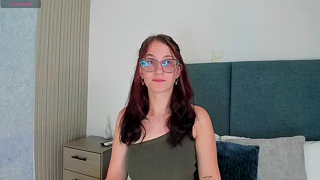 Laura Ivy online show from May 14, 2026, 1:07 pm