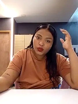 Cristal hott1 online show from February 15, 2026, 7:10 pm