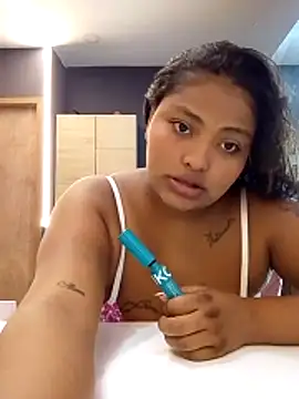 Cristal hott1 online show from February 21, 2026, 7:15 pm