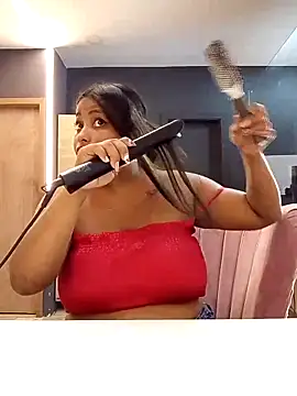 Cristal hott1 online show from February 25, 2026, 7:23 pm