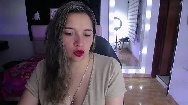 Snapshot of Agatha_bellucci_ chatting on January 14, 2026, 1:50 pm Agatha bellucci online show from January 14, 2026, 1:50 pm