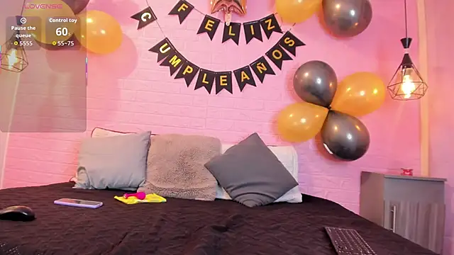 MayteLiu  online show from September 26, 2025, 12:53 pm