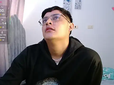 Snapshot of yesitwink_ chatting on May 2, 2026, 3:17 pm yesitwink online show from May 2, 2026, 3:17 pm