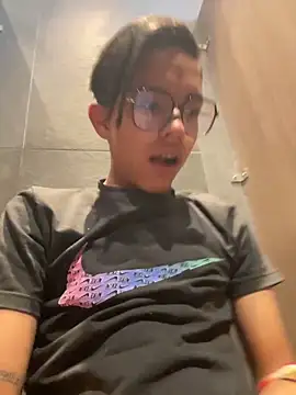 diegoand0911 online show from April 19, 2026, 6:32 pm