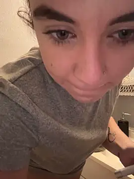 goddessmissmia online show from October 1, 2025, 7:42 pm