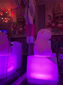 goddessmissmia online show from March 4, 2026, 8:42 am