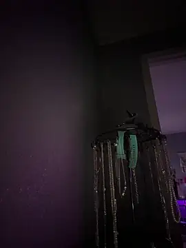 goddessmissmia online show from April 16, 2026, 9:39 pm