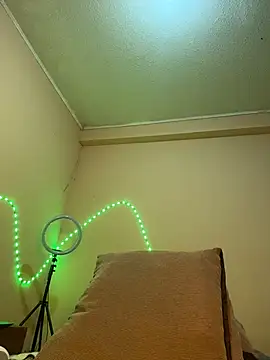 princesaliay online show from February 12, 2026, 1:00 am