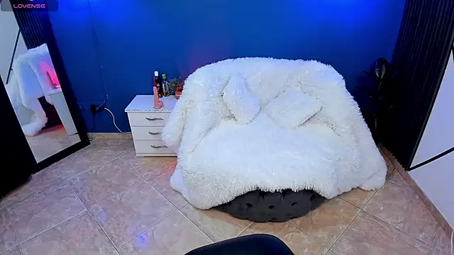 Room 69x online show from December 4, 2025, 3:16 am