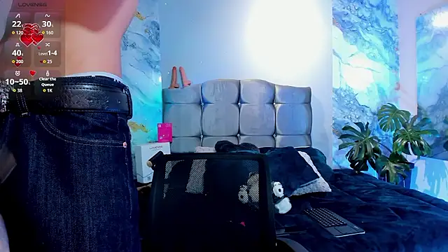 Room 69x online show from February 17, 2026, 3:29 pm