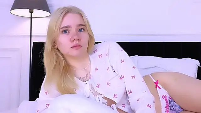 ANNABELLE LU online show from October 22, 2025, 2:23 am