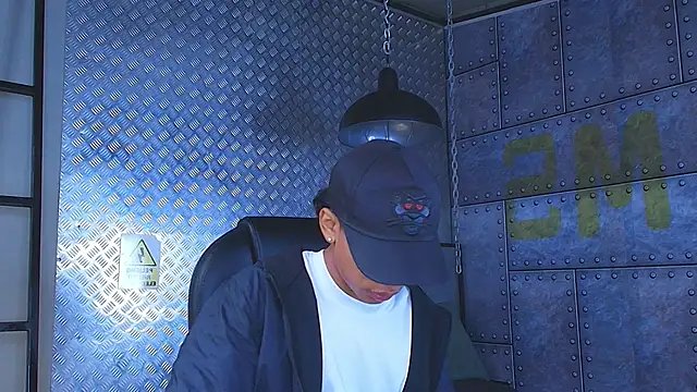 AlanCutee online show from October 30, 2025, 11:11 am