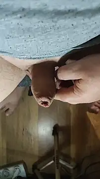 TobyDick13 online show from September 22, 2025, 4:42 pm