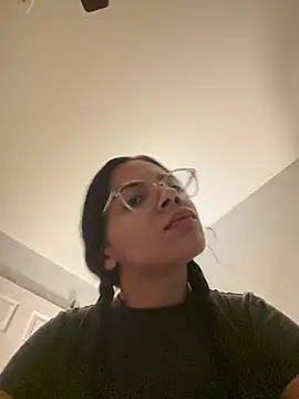 vixxnovalee online show from February 12, 2026, 8:20 am