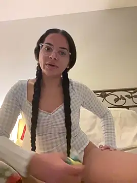 vixxnovalee online show from February 18, 2026, 7:15 am