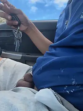 Snapshot of Smallboybigworld chatting on February 13, 2026, 8:32 am Smallboybigworld online show from February 13, 2026, 8:32 am