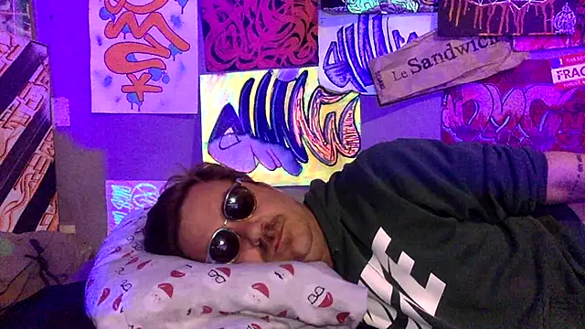 3615-ULLA online show from April 4, 2026, 1:26 am