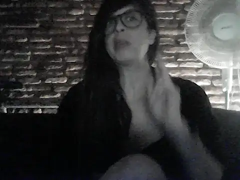 luzdelu online show from April 17, 2026, 12:57 am