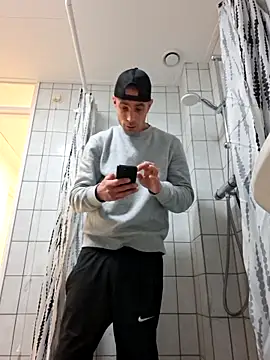 kompiee online show from November 23, 2025, 12:10 am