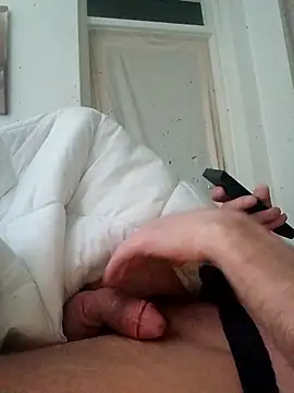 Snapshot of handsome8inchh chatting on March 3, 2026, 2:39 am handsome8inchh online show from March 3, 2026, 2:39 am