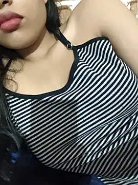 KARISHMA-STRIP online show from September 24, 2025, 8:28 am