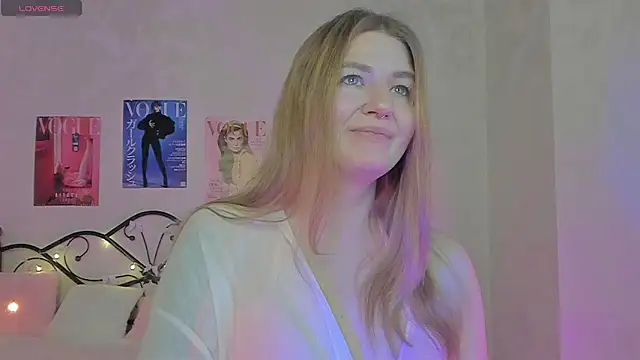 Snapshot of Ruby_Al1en chatting on December 19, 2025, 1:23 am Ruby Al1en online show from December 19, 2025, 1:23 am