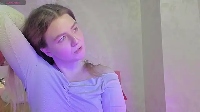 Snapshot of Ruby_Al1en chatting on December 20, 2025, 1:23 am Ruby Al1en online show from December 20, 2025, 1:23 am