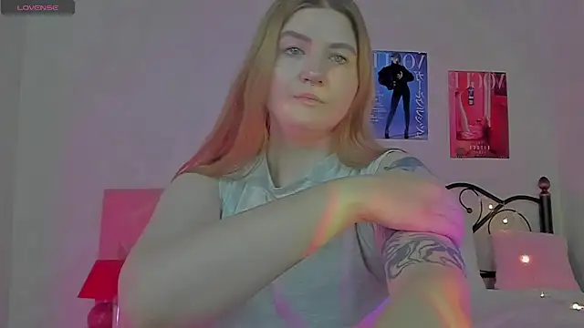 Snapshot of Ruby_Al1en chatting on January 14, 2026, 1:33 am Ruby Al1en online show from January 14, 2026, 1:33 am