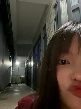   BabyShowPublic   online show from December 4, 2025, 4:05 pm