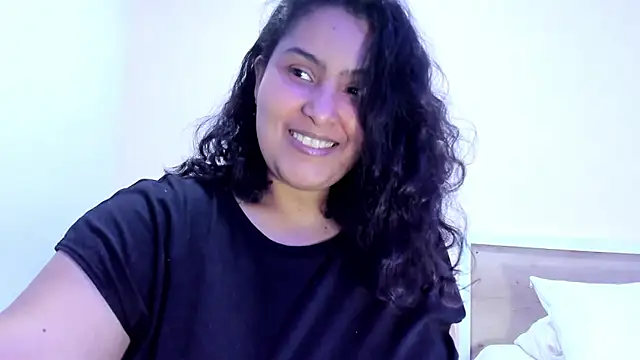 BellaNixs online show from September 29, 2025, 3:22 am