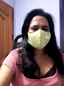 mallu-lover online show from November 25, 2025, 8:14 am