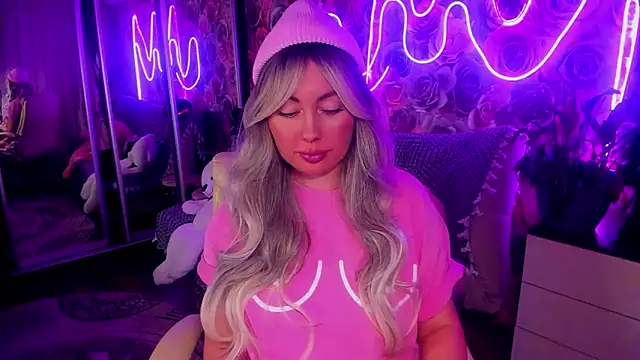 Snapshot of Ninaabyanka chatting on October 17, 2025, 8:22 pm Ninaabyanka online show from October 17, 2025, 8:22 pm