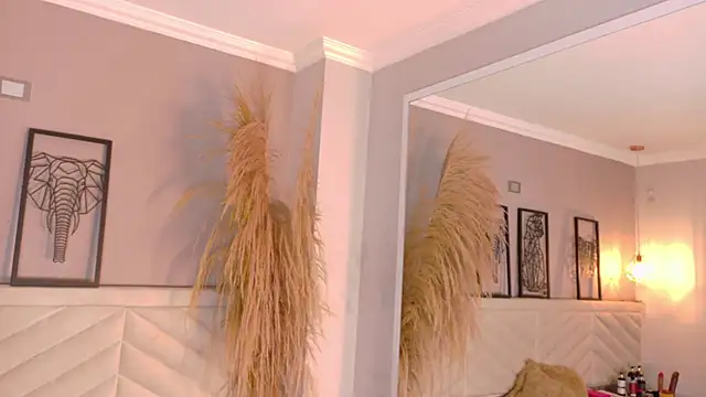 amy miller1 online show from December 3, 2025, 8:18 pm